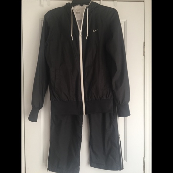 nike windbreaker suit